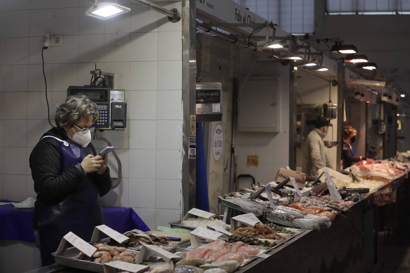 Fotos: El mercado de abastos de Cádiz en la huelga de transportes