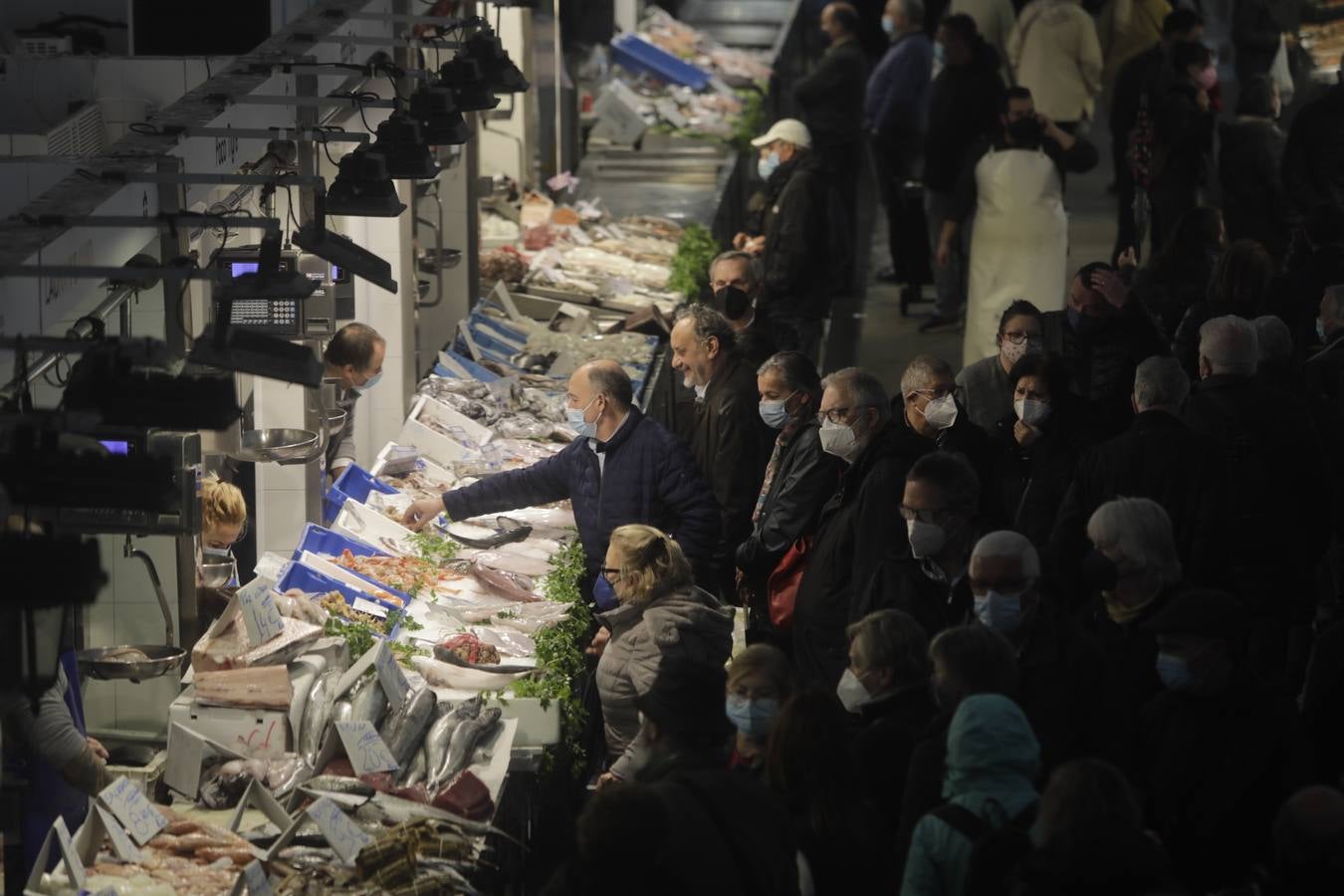 Fotos: El mercado de abastos de Cádiz en la huelga de transportes