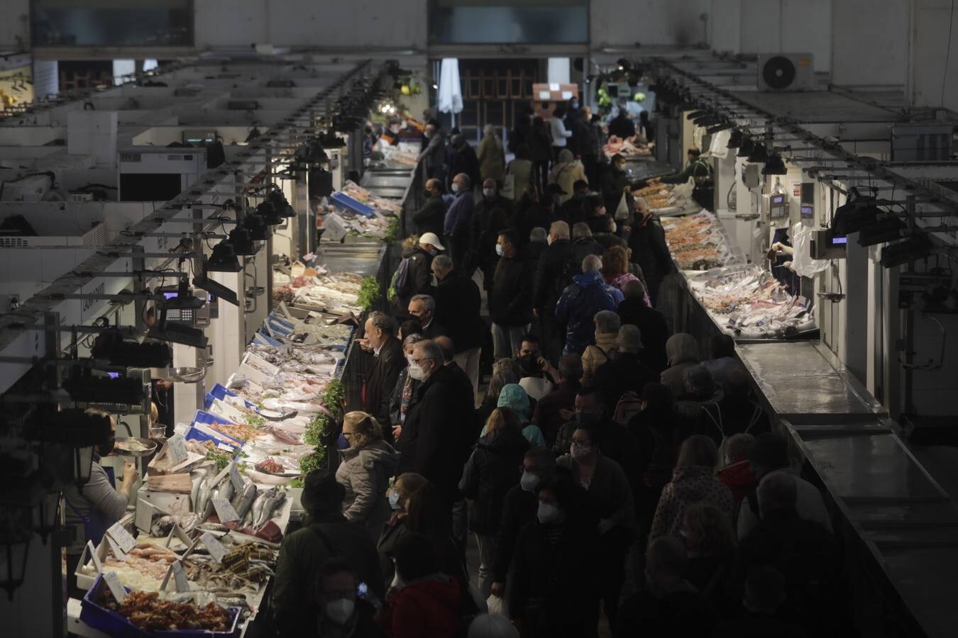 Fotos: El mercado de abastos de Cádiz en la huelga de transportes