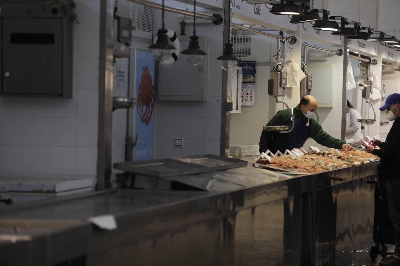 Fotos: El mercado de abastos de Cádiz en la huelga de transportes