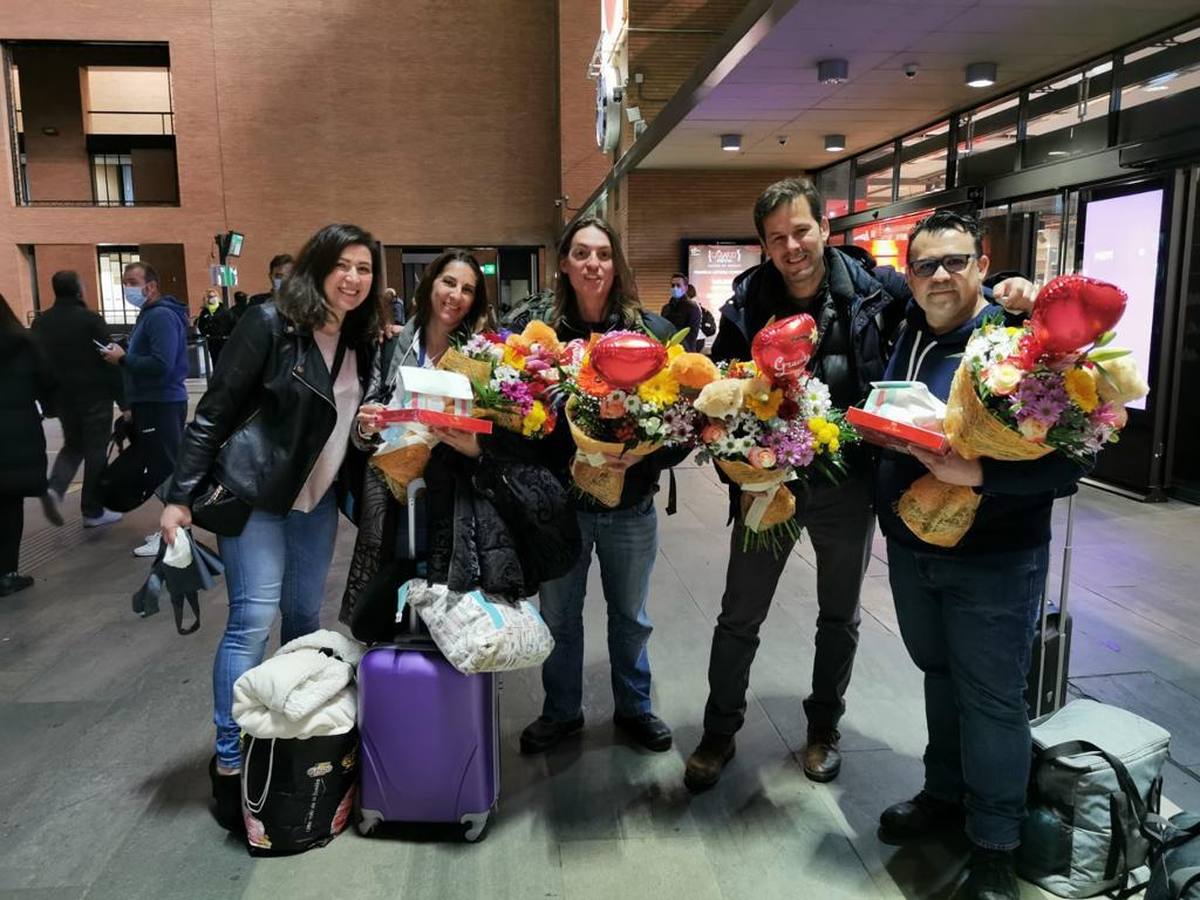 El viaje solidario de sesenta niños desde Ucrania a Sevilla. ABC