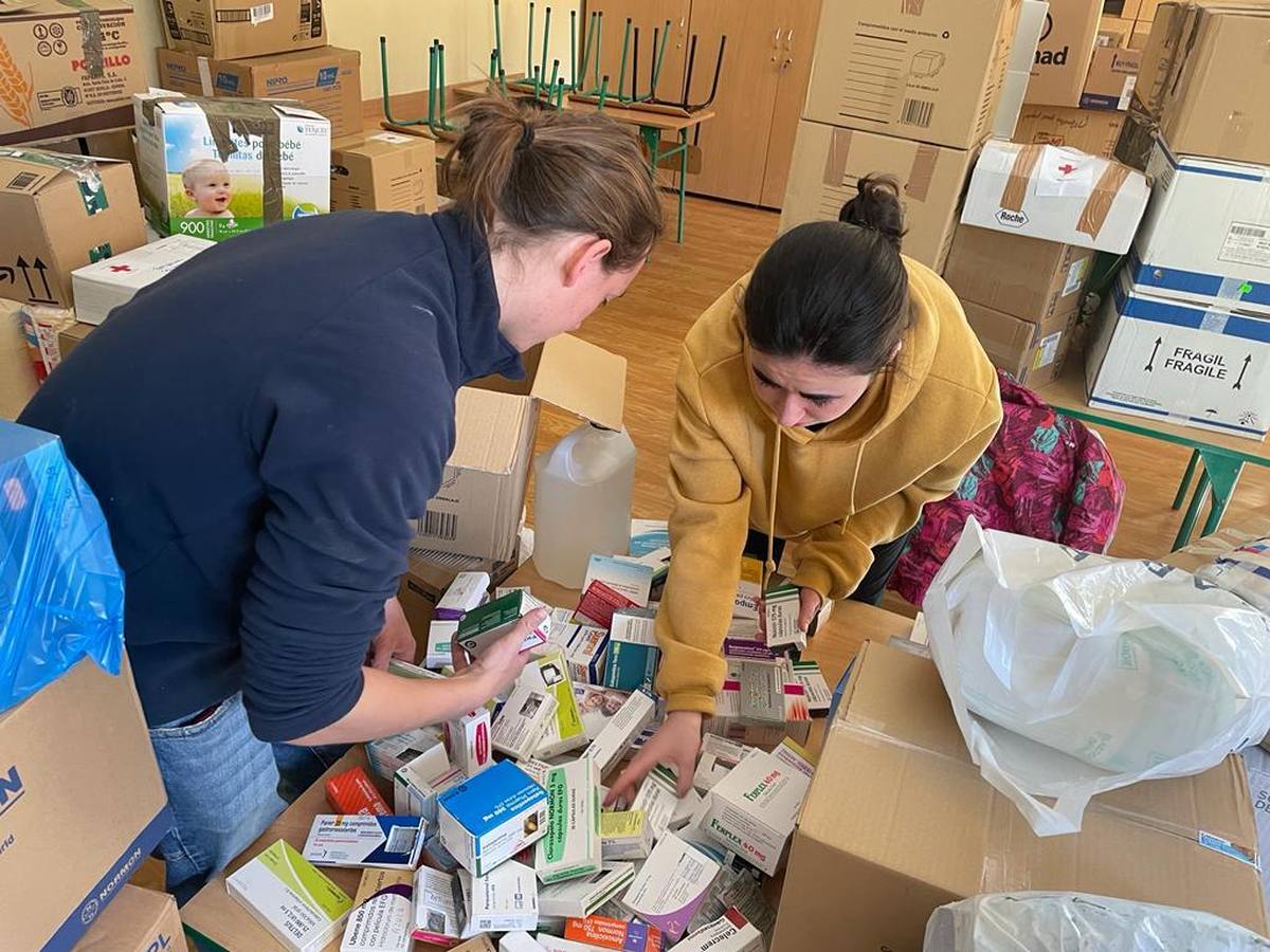 El viaje solidario de sesenta niños desde Ucrania a Sevilla. ABC