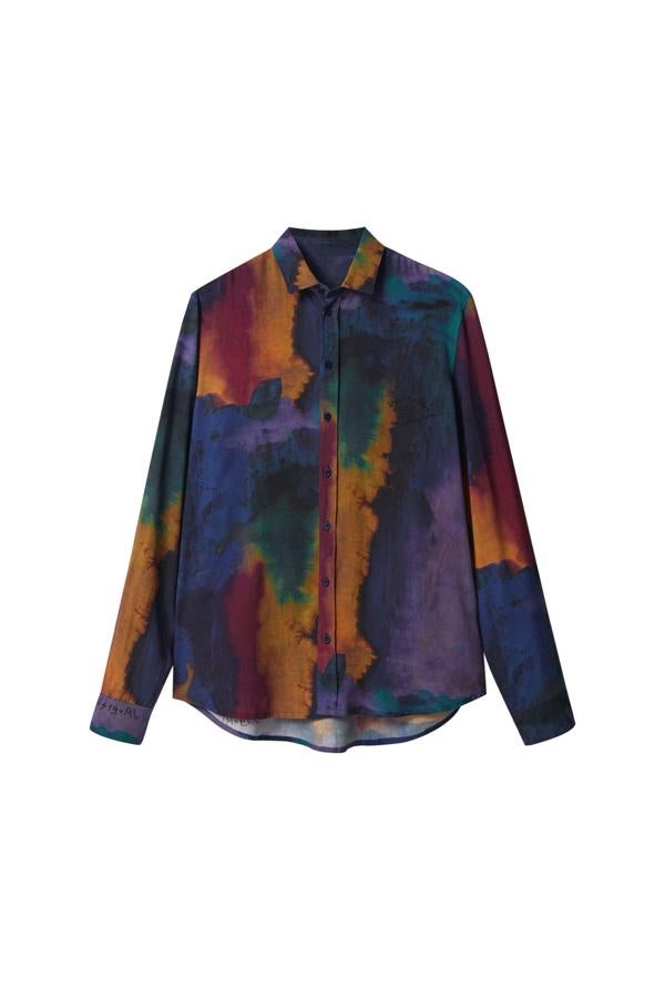 Desigual - Regalos para acertar en el Día del Padre. Los amantes de las tendencias setentera podrán dotar a su look de un toque de color y diversión con esta camisa de corte fluido de Desigual. Precio: C.P.V.
