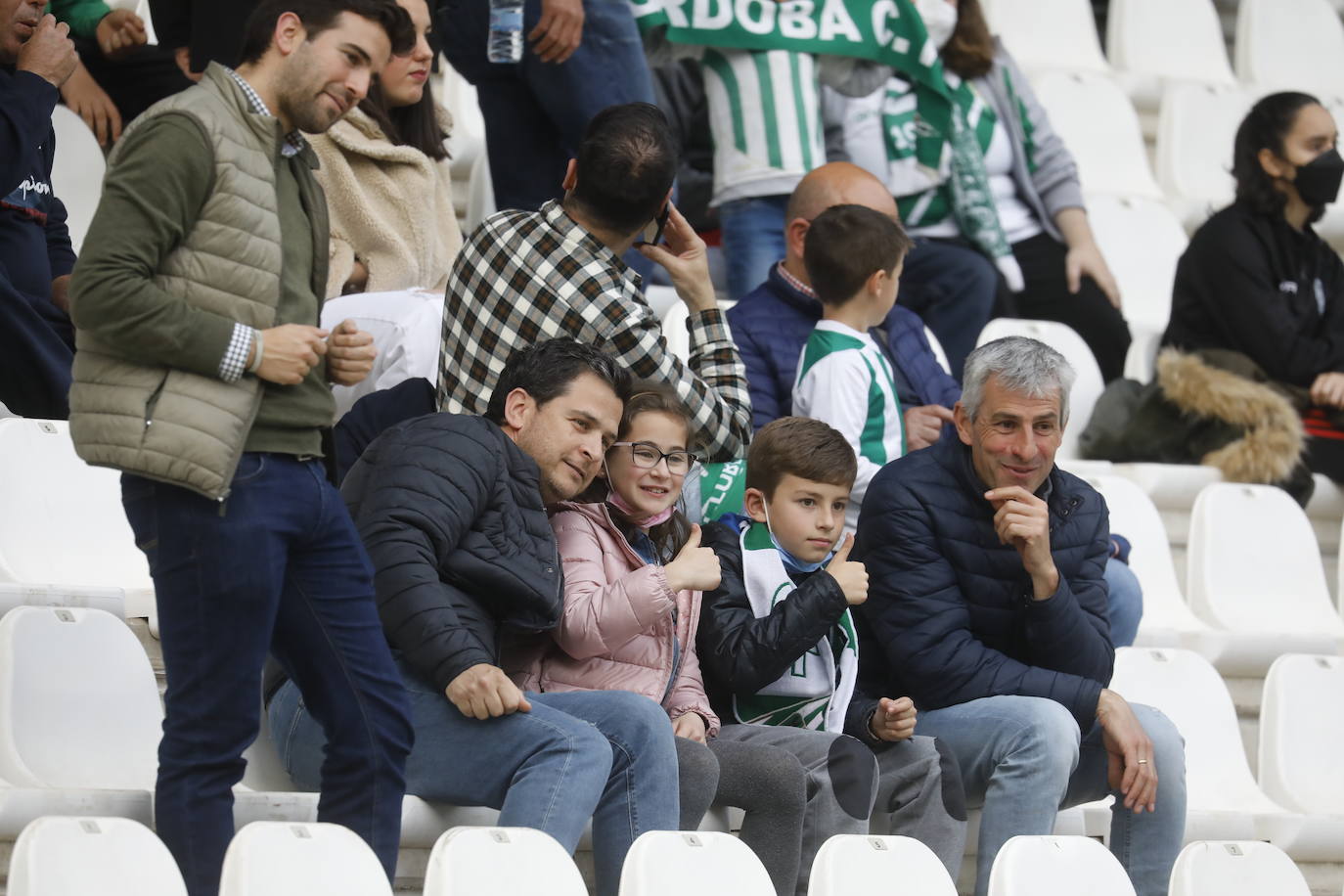 El ambiente en las gradas en el Córdoba CF - San Roque, en imágenes