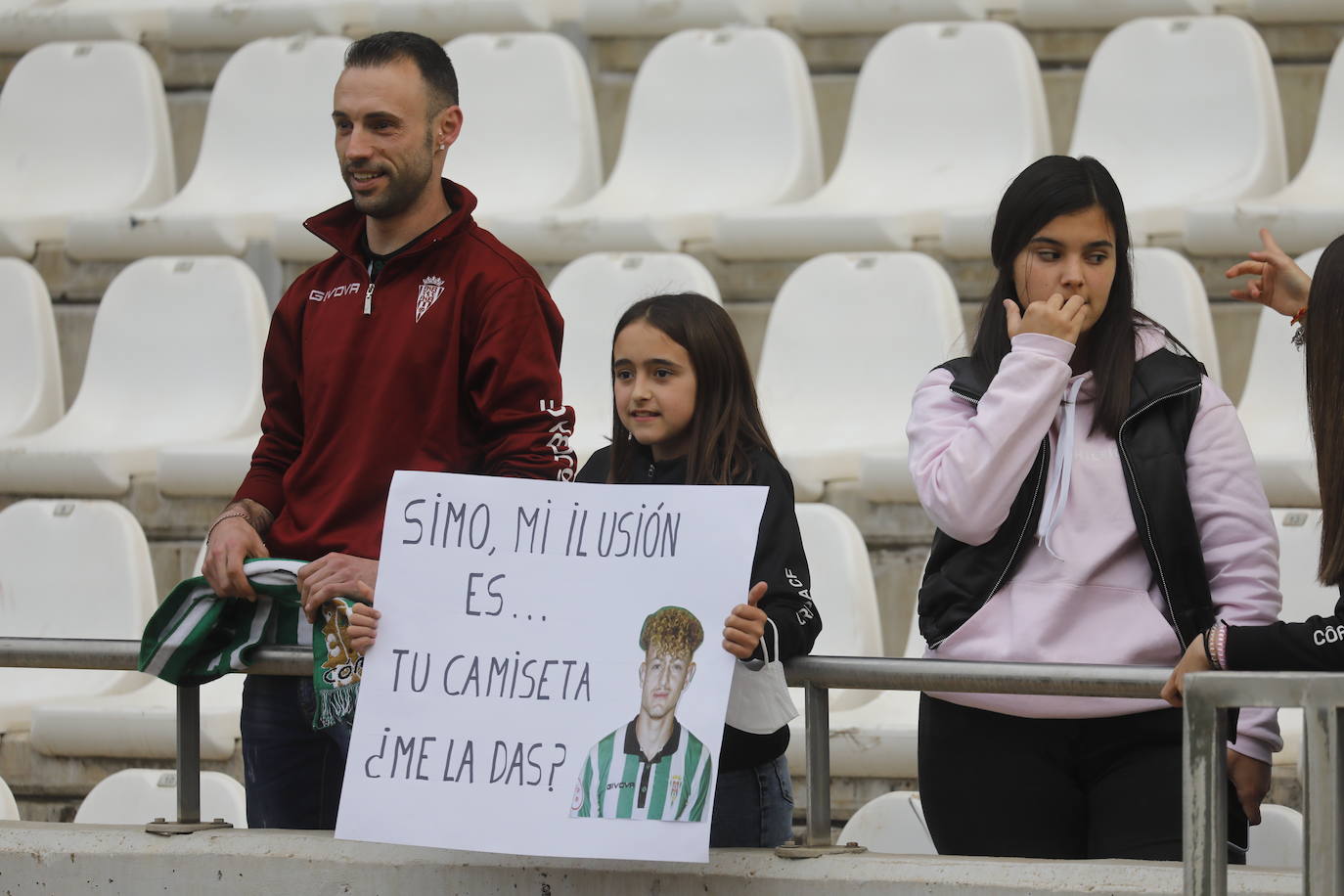 El ambiente en las gradas en el Córdoba CF - San Roque, en imágenes