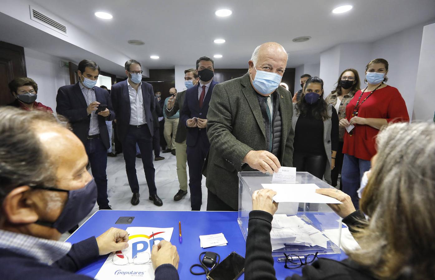 Las votaciones de las primarias del PP de Córdoba, en imágenes