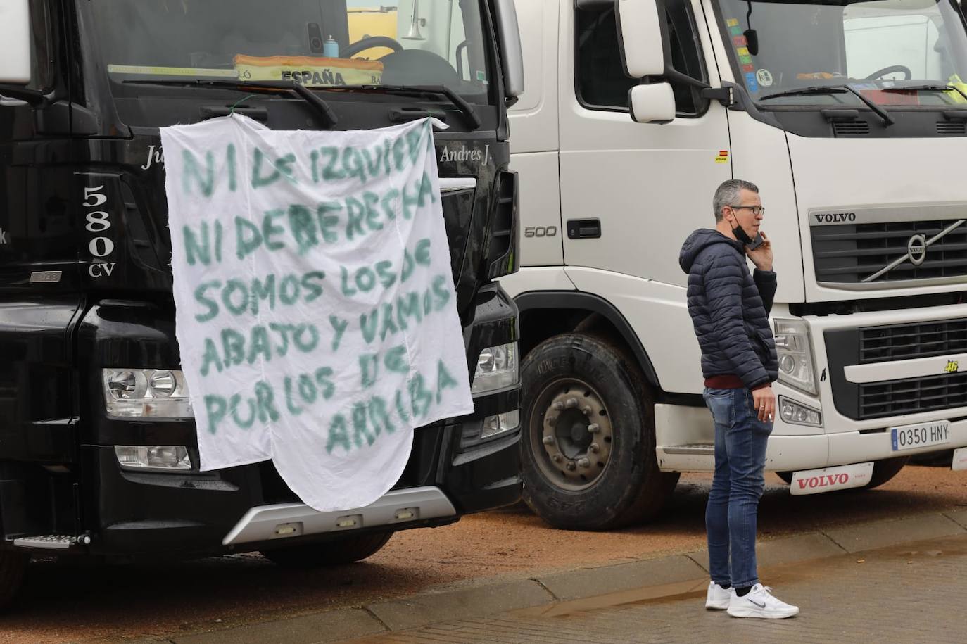 El inicio de la protesta de los camioneros en Córdoba, en imágenes