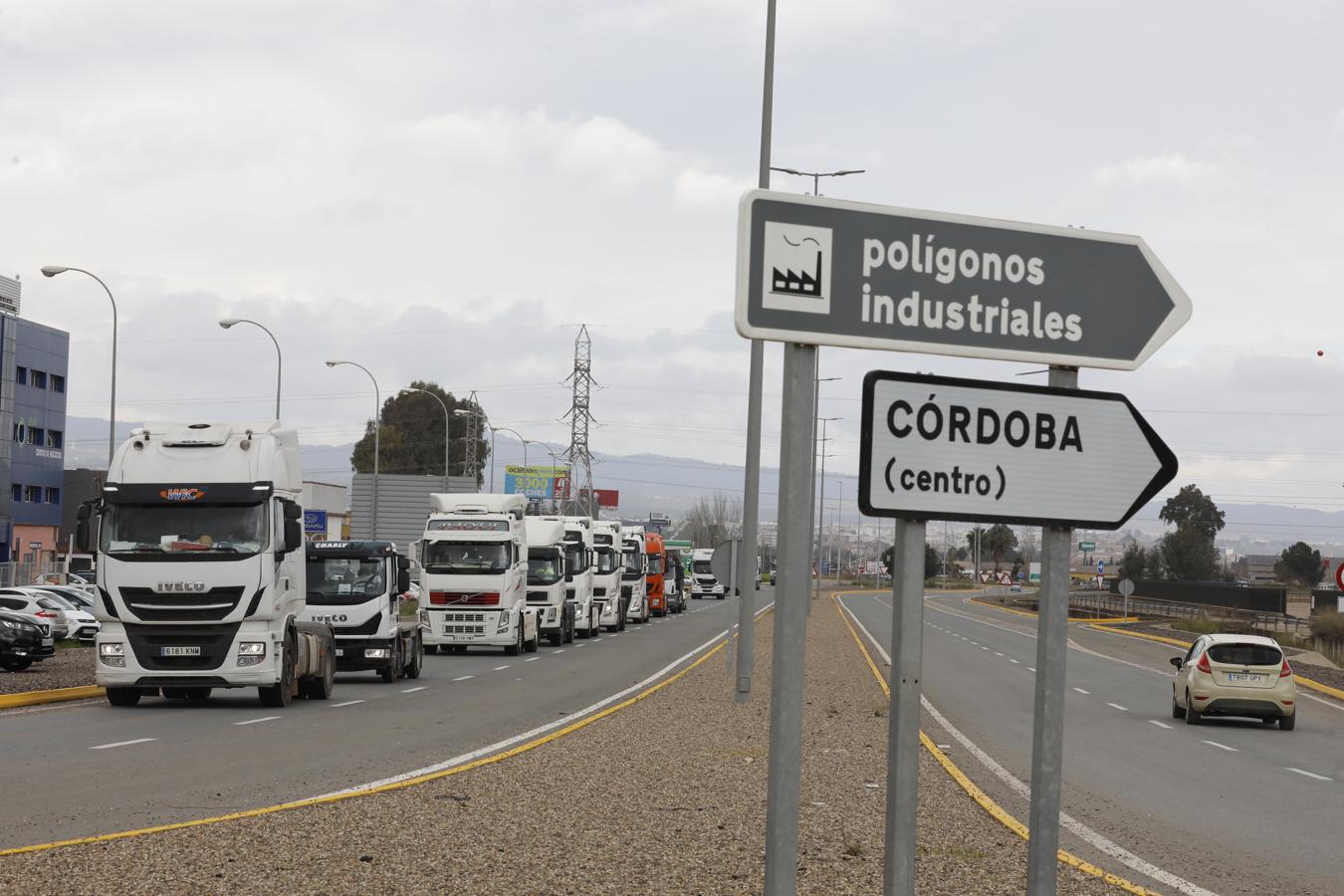 La protesta de los camioneros por el Centro de Córdoba, en imágenes