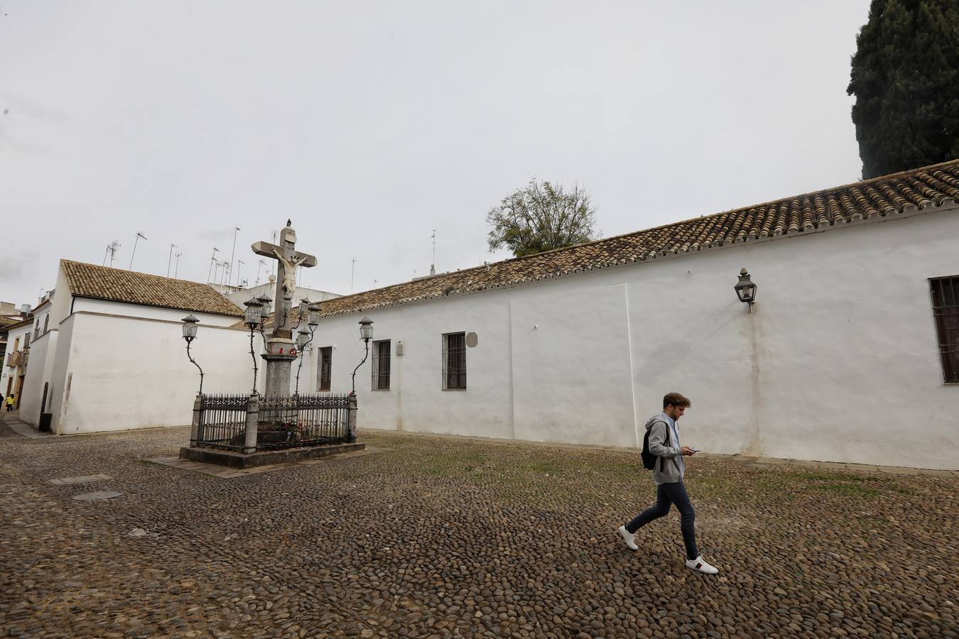 En imágenes, el aspecto de la plaza de Capuchinos de Córdoba sin cables