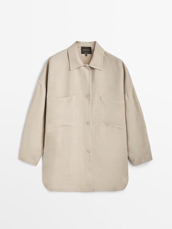 Massimo Dutti. Sobrecamisa de viscosa de corte oversize con bolsillos, de Massimo Dutti. Precio: 79,95€.