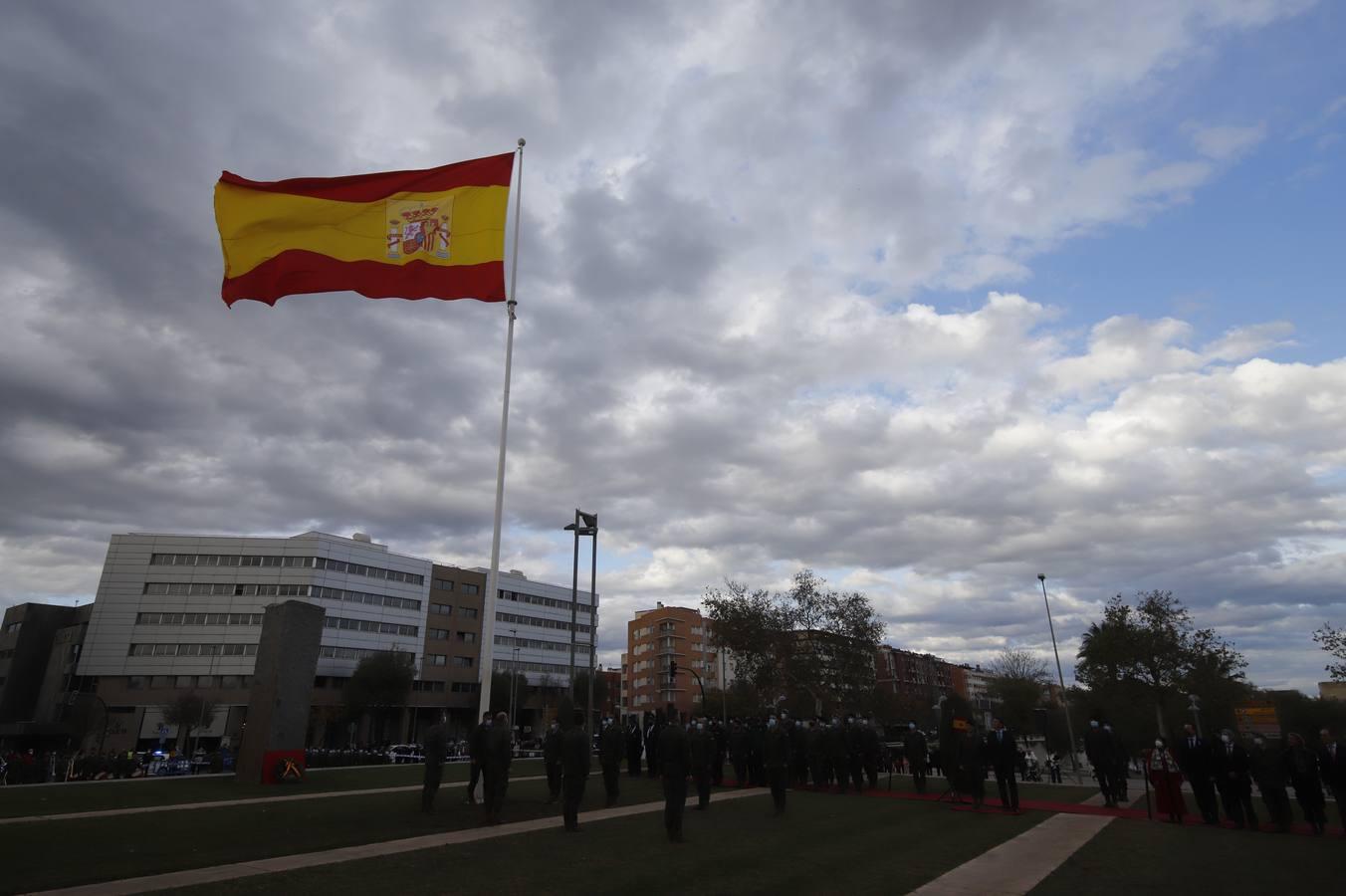 El izado de la bandera de España en Córdoba, en imágenes