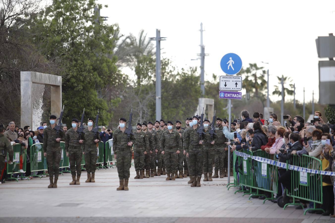 El izado de la bandera de España en Córdoba, en imágenes