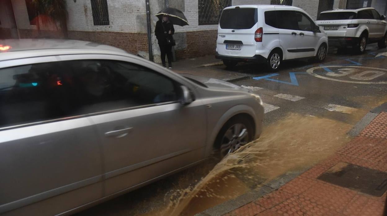 En imágenes, así ha quedado Málaga tras horas de lluvia de barro por la calima