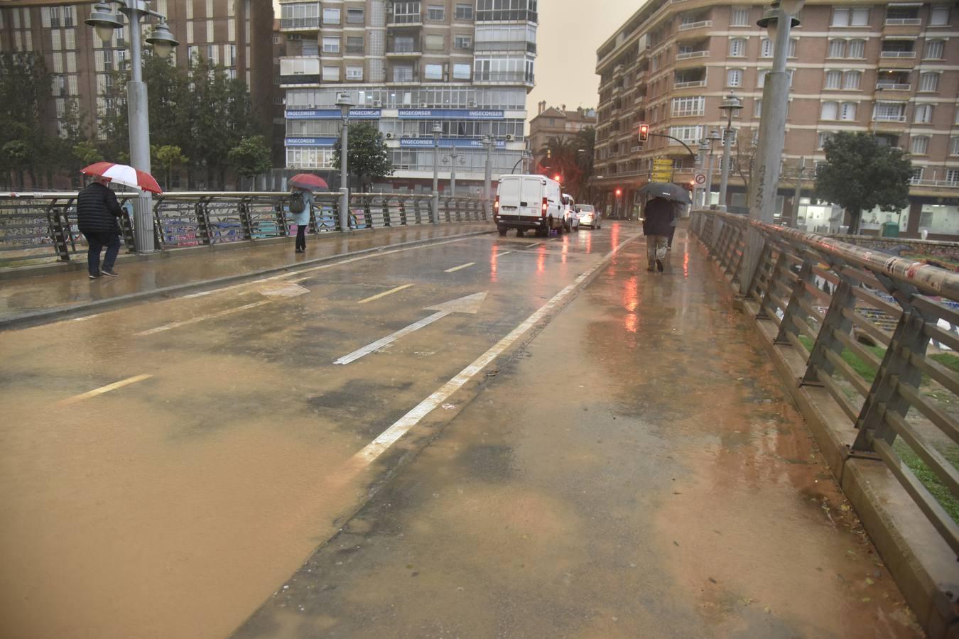 En imágenes, así ha quedado Málaga tras horas de lluvia de barro por la calima