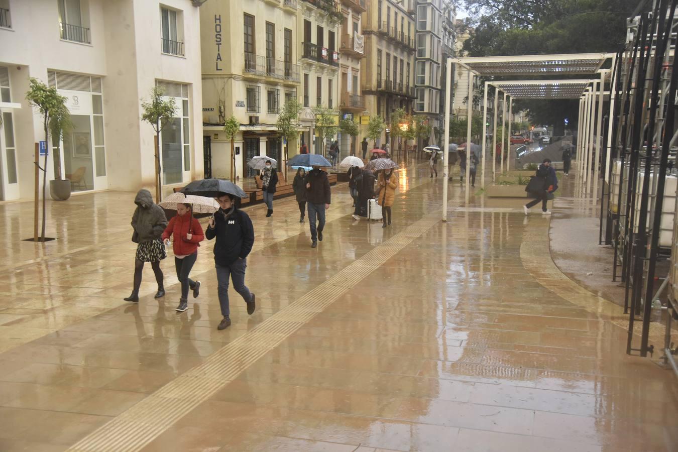 En imágenes, así ha quedado Málaga tras horas de lluvia de barro por la calima