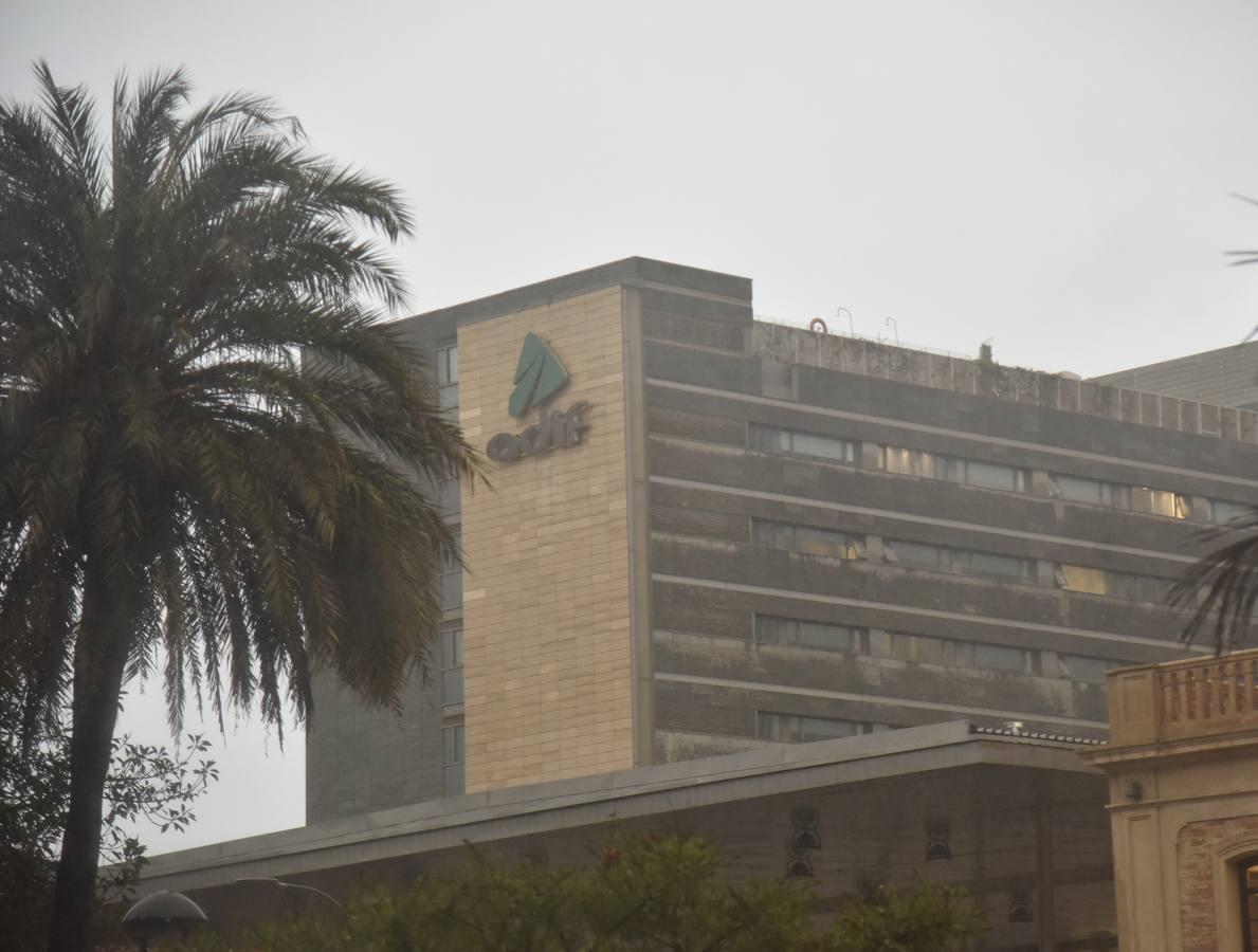 En imágenes, así ha quedado Málaga tras horas de lluvia de barro por la calima