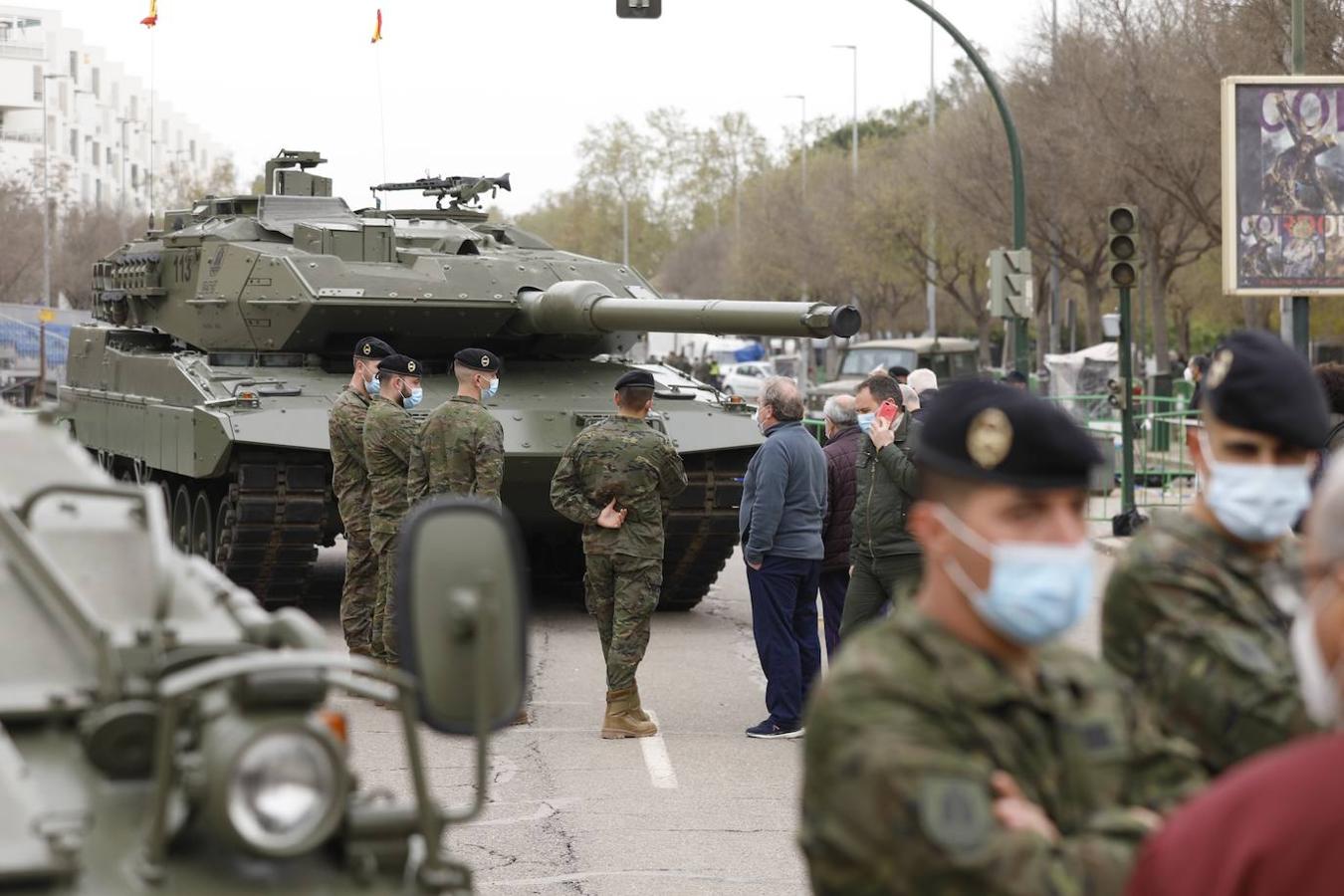 La espectacular exposición militar en Córdoba de las Unidades Acorazadas de la Bri X, en imágenes