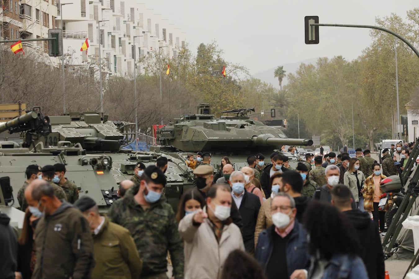 La espectacular exposición militar en Córdoba de las Unidades Acorazadas de la Bri X, en imágenes