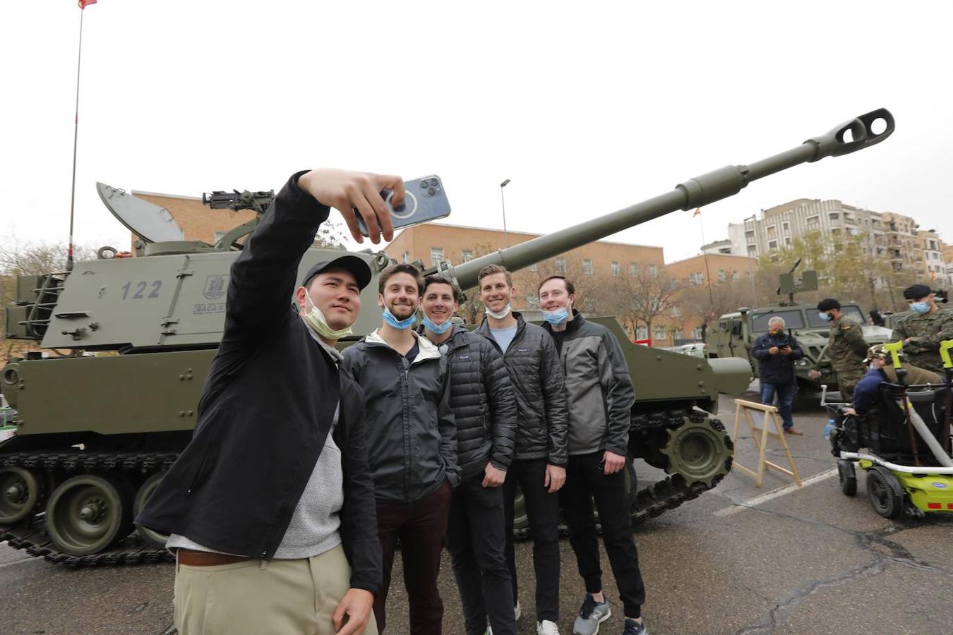 La espectacular exposición militar en Córdoba de las Unidades Acorazadas de la Bri X, en imágenes