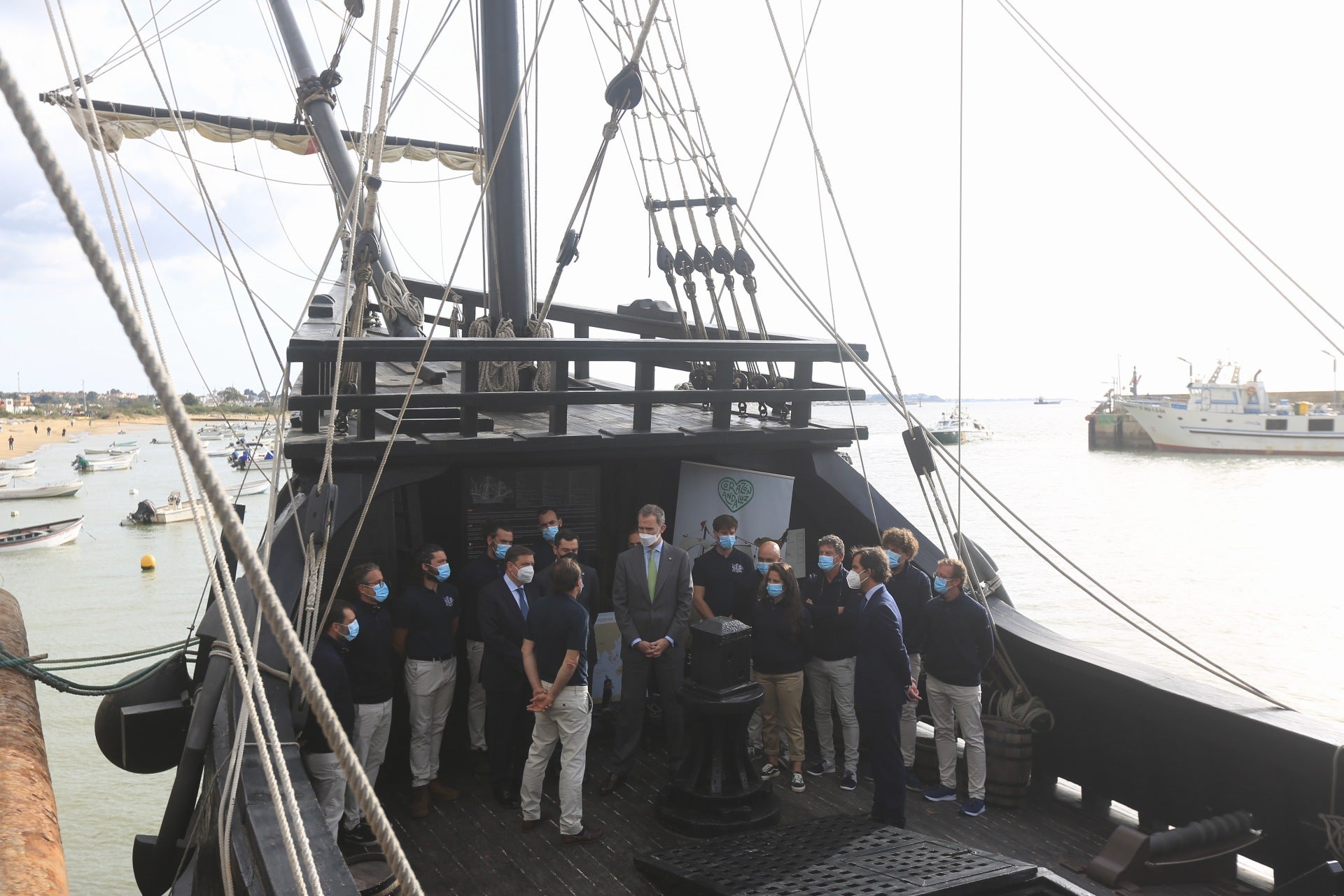 Fotos: Felipe VI en la Cofradía de Pescadores de Sanlúcar y la Nao Victoria