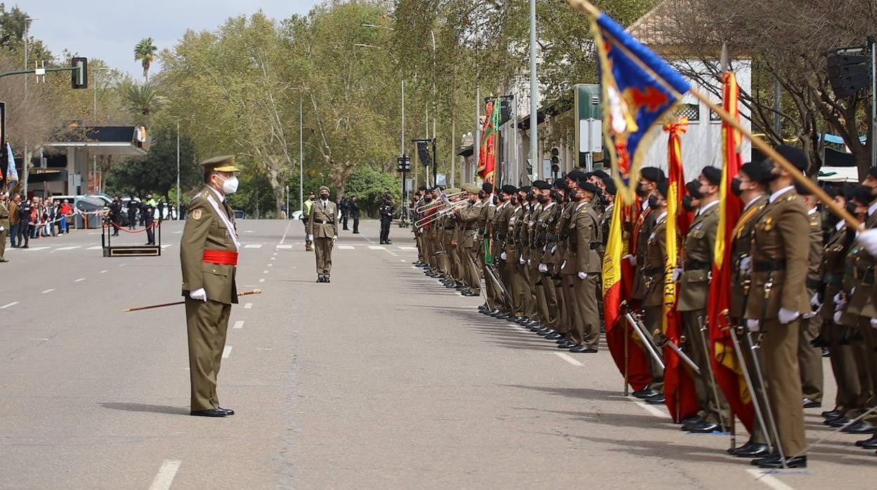 La solemne jura civil de bandera en Córdoba, en imágenes