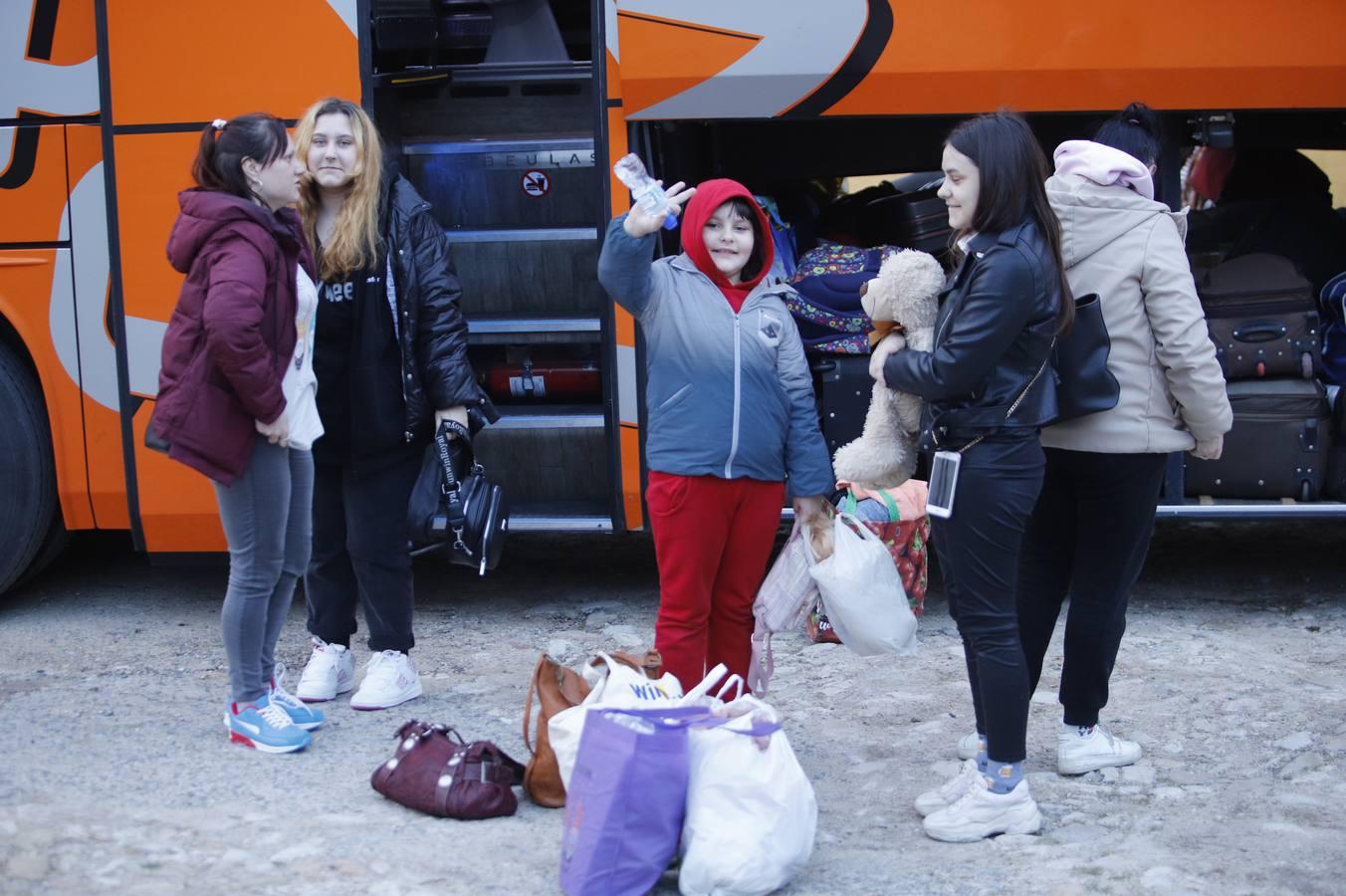 La llegada de refugiados de Ucrania a Córdoba, en imágenes