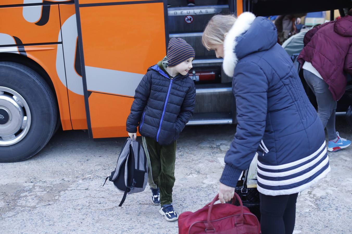 La llegada de refugiados de Ucrania a Córdoba, en imágenes