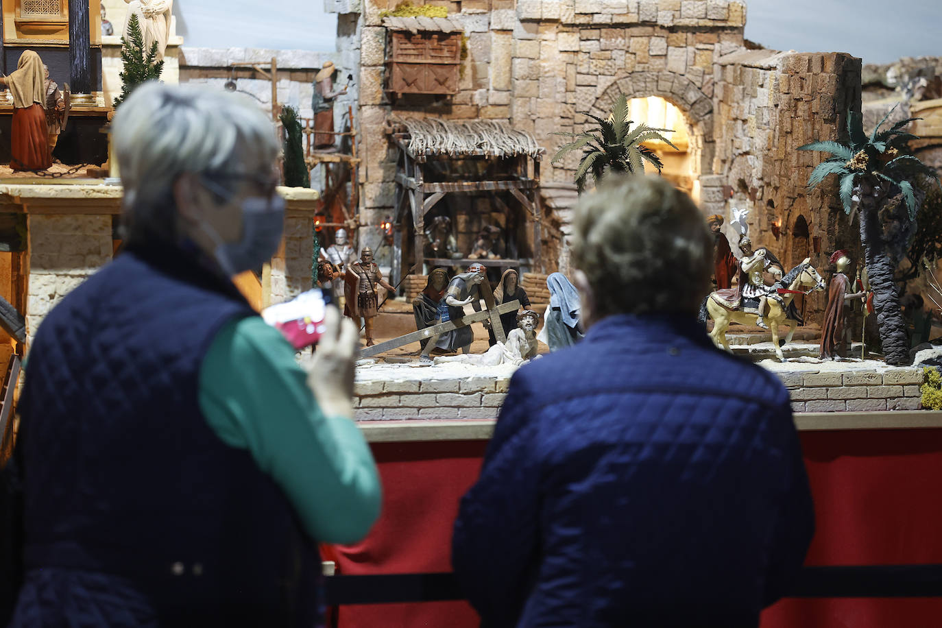 La llamativa Pasión de Cristo en quince dioramas en Zoco Córdoba