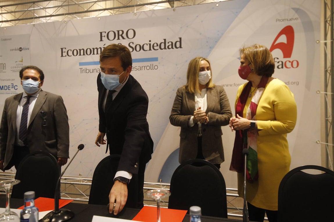 La conferencia de la consejera de Fomento en el foro de Asfaco, en imágenes