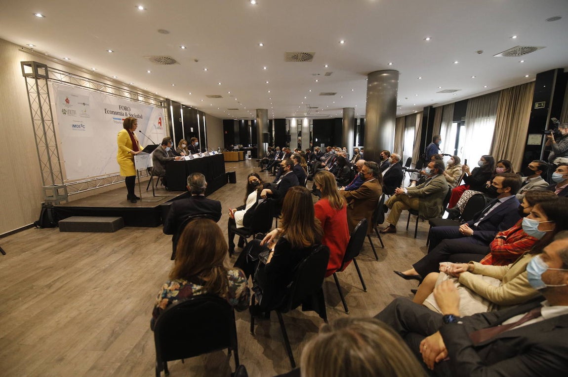 La conferencia de la consejera de Fomento en el foro de Asfaco, en imágenes