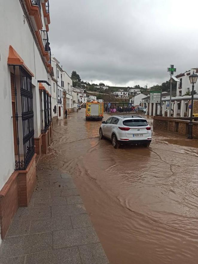 Fotos: Setenil de las Bodegas, inundada tras una tromba de agua