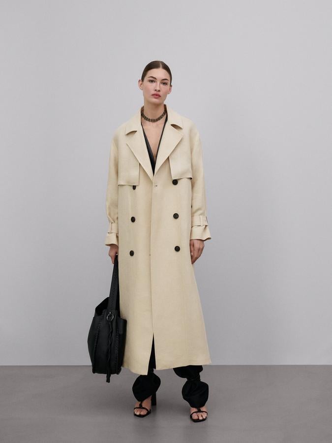 Massimo Dutti - Chaquetas elegantes para el entretiempo. Gabardina fluida amarillo limón de estilo clásico y corte fluid, de edición limitada, de Massimo Dutti. Precio: 249€.