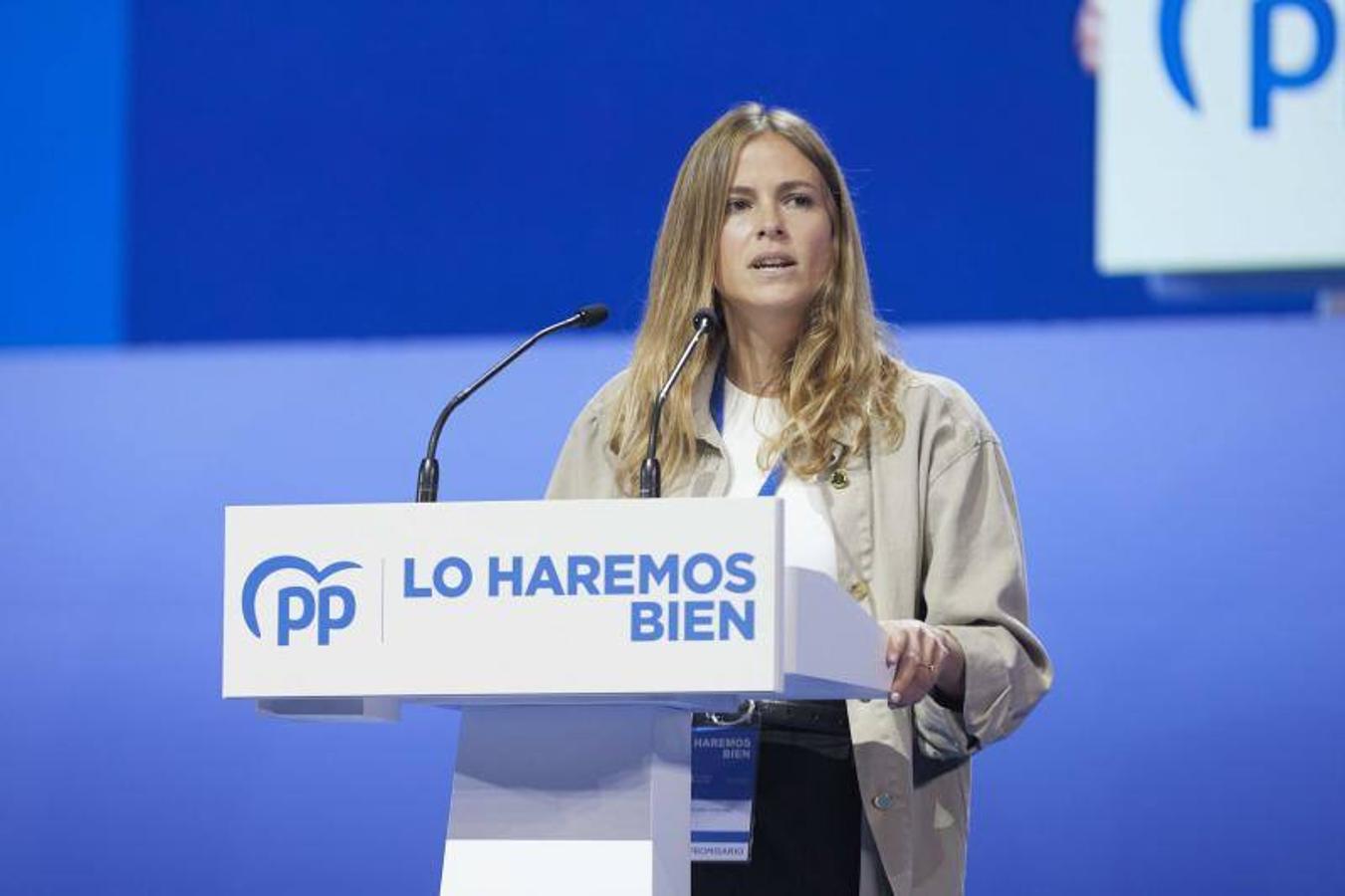 Bea Fanjul, presidenta de Nuevas Generaciones, durante su intervención. 