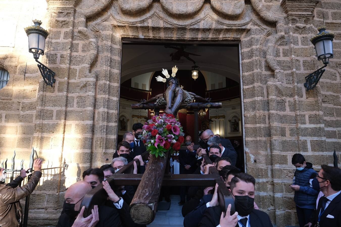 FOTOS: La Viña acoge el Vía Crucis del Cristo de la Misericordia de La Palma