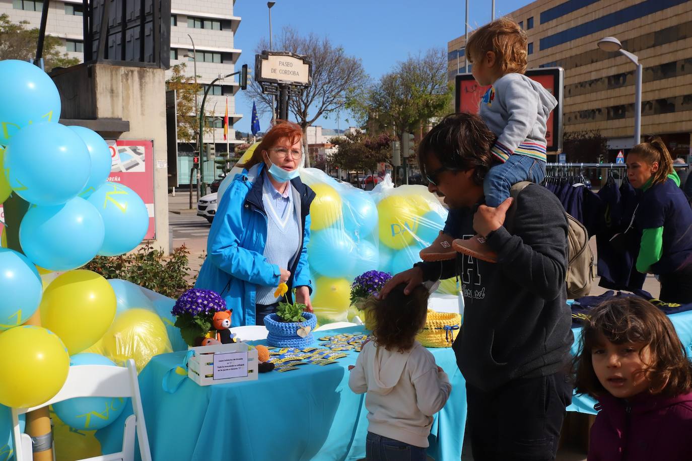 La suelta de globos en apoyo de Ucrania en Córdoba, en imágenes