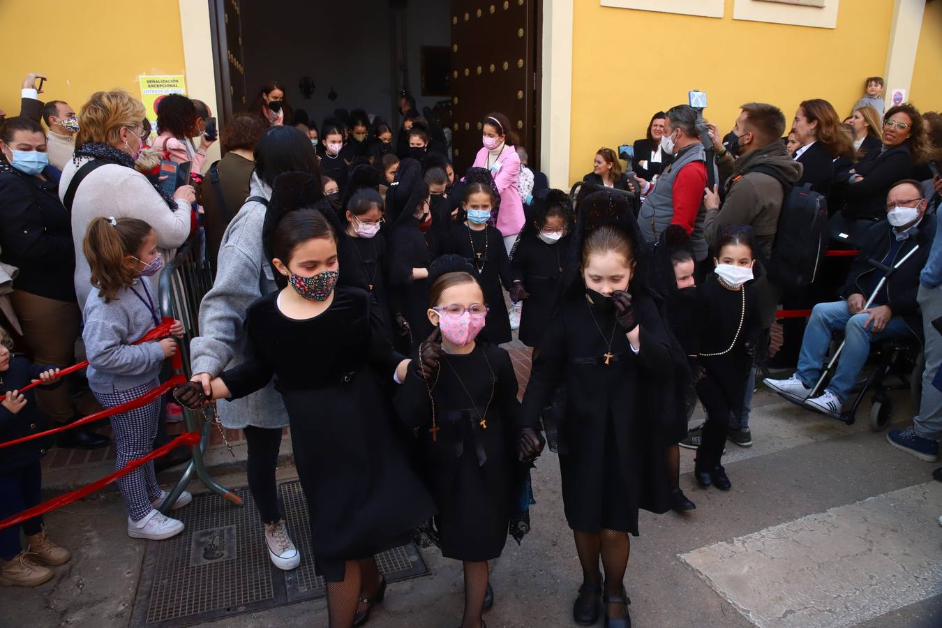 La Semana Santa Infantil del colegio Santa María de Guadalupe de Córdoba, en imágenes