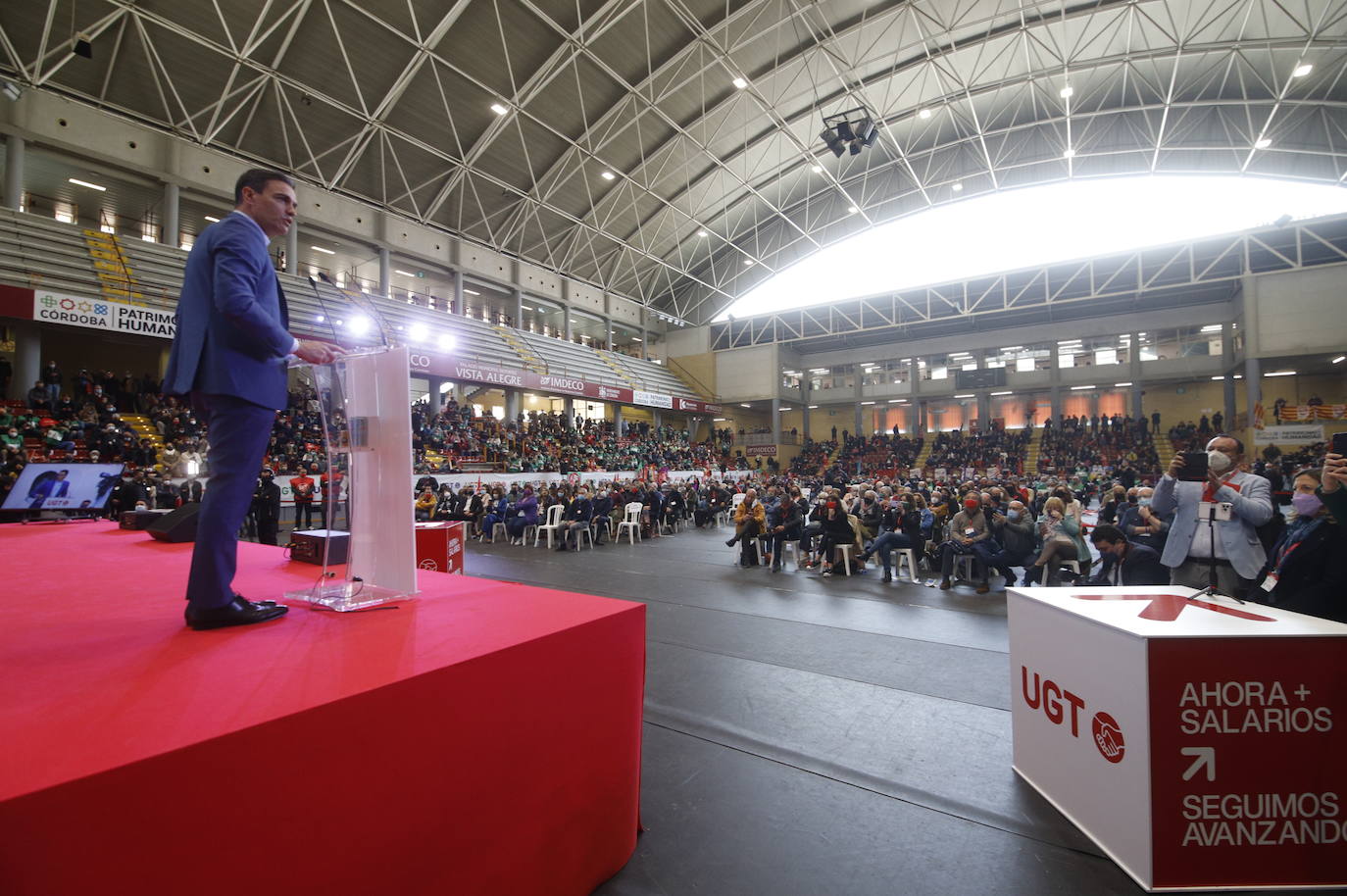 La presencia de Pedro Sánchez en la Asamblea de UGT en Córdoba, en imágenes