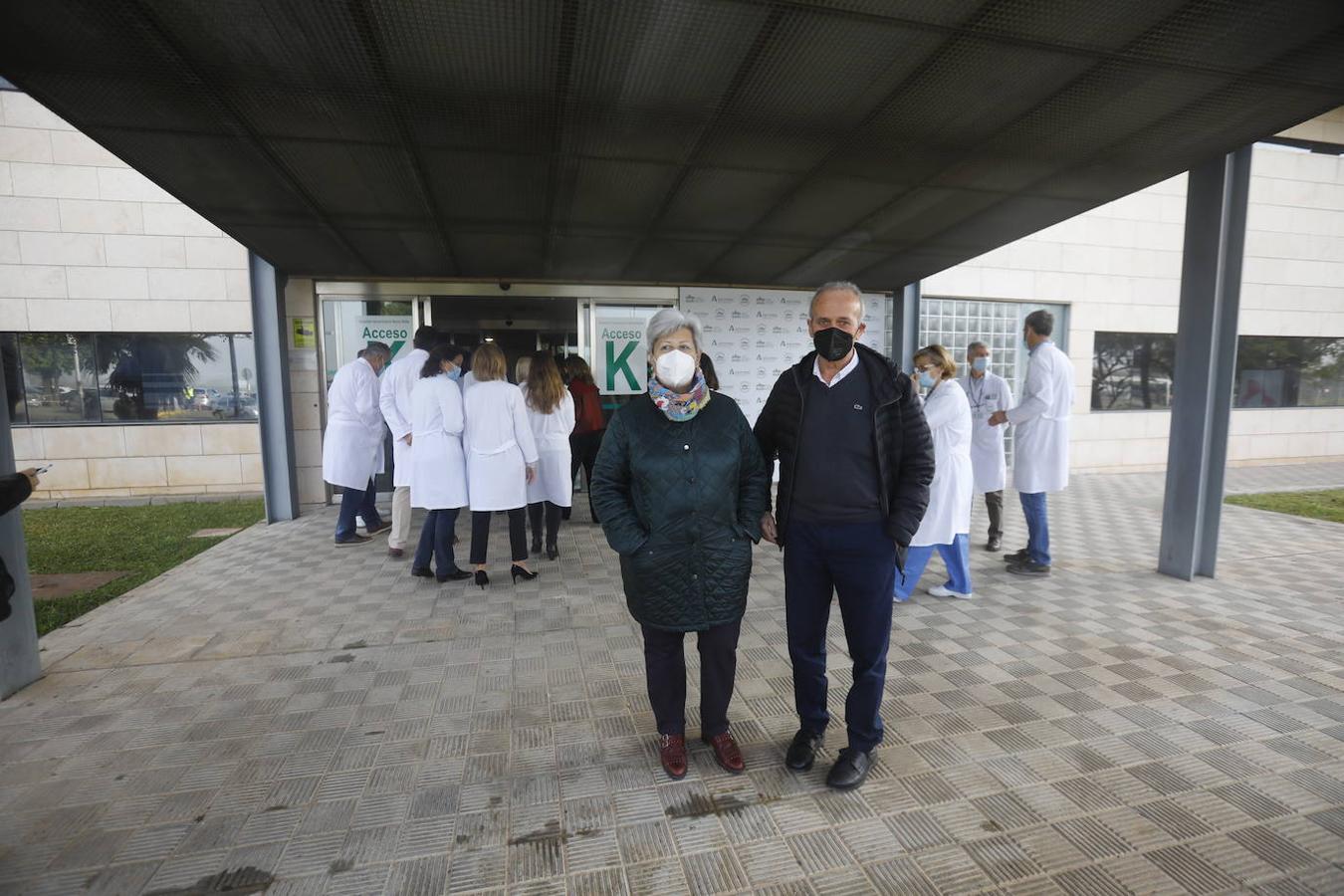 El primer trasplante renal cruzado en el Hospital Reina Sofía, en imágenes