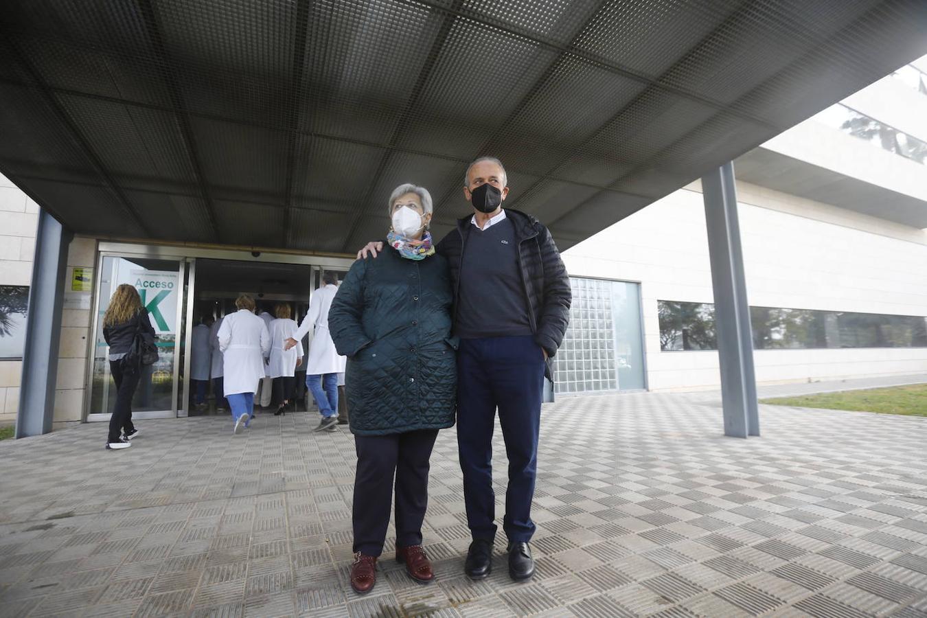 El primer trasplante renal cruzado en el Hospital Reina Sofía, en imágenes