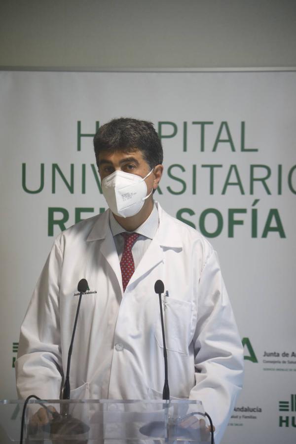 El primer trasplante renal cruzado en el Hospital Reina Sofía, en imágenes