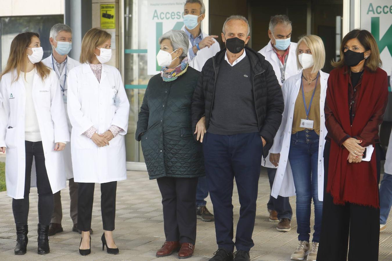 El primer trasplante renal cruzado en el Hospital Reina Sofía, en imágenes