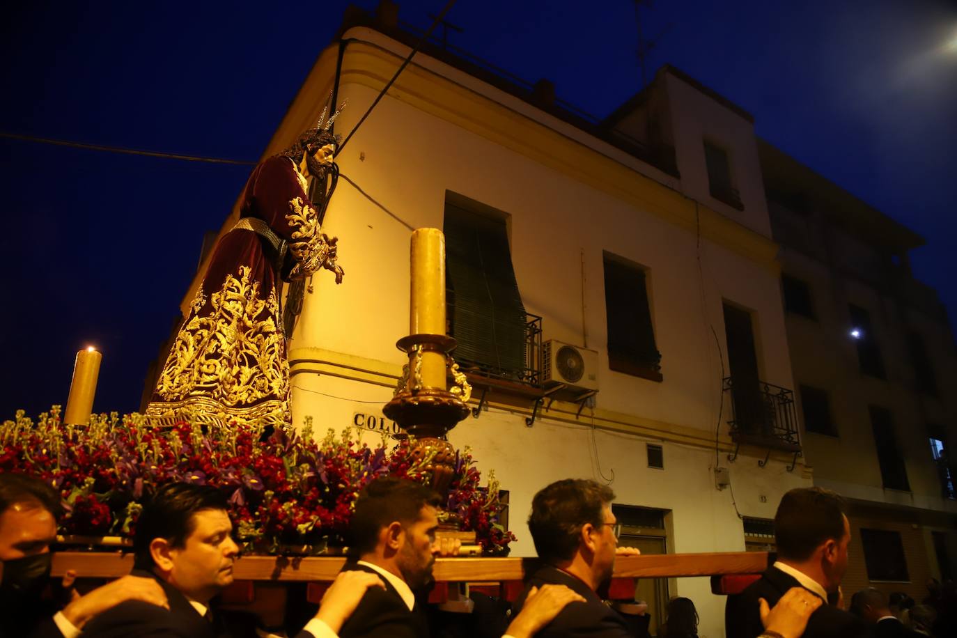 Los vía crucis de la Providencia y la Redención en Córdoba, en imágenes