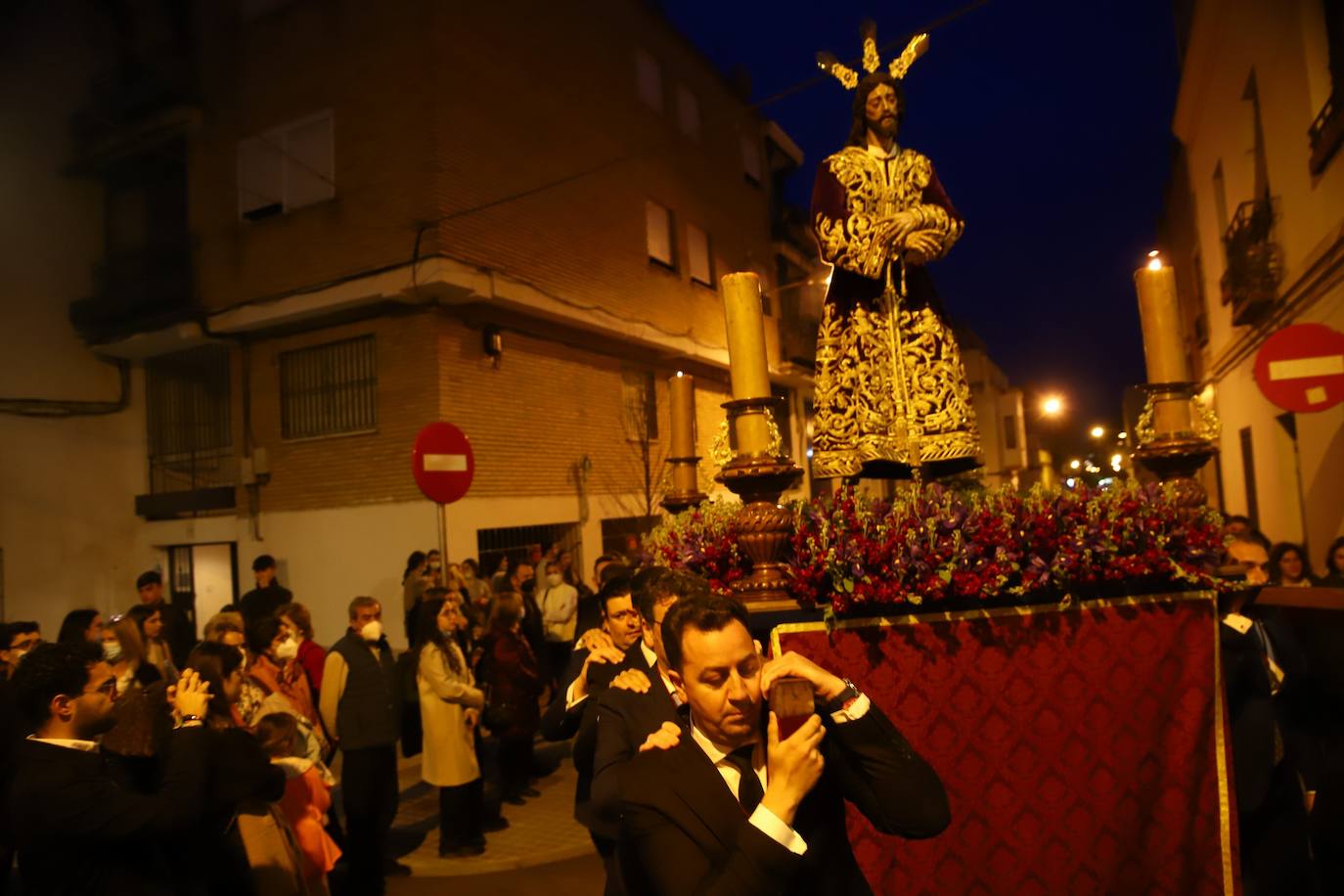 Los vía crucis de la Providencia y la Redención en Córdoba, en imágenes