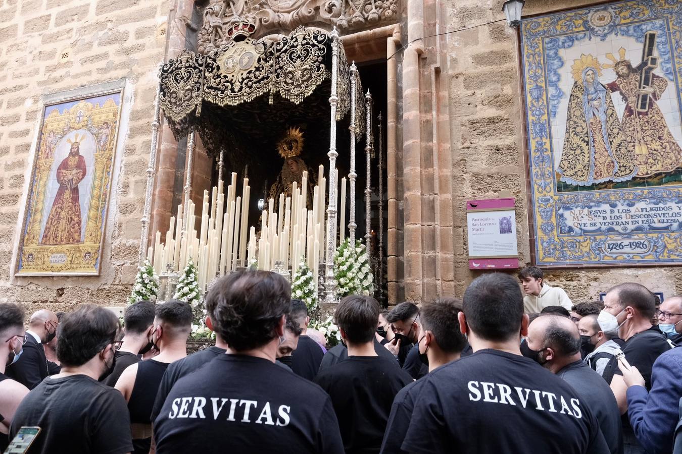 FOTOS: Procesión de Servitas el Viernes de Dolores, en la Semana Santa de Cádiz 2022