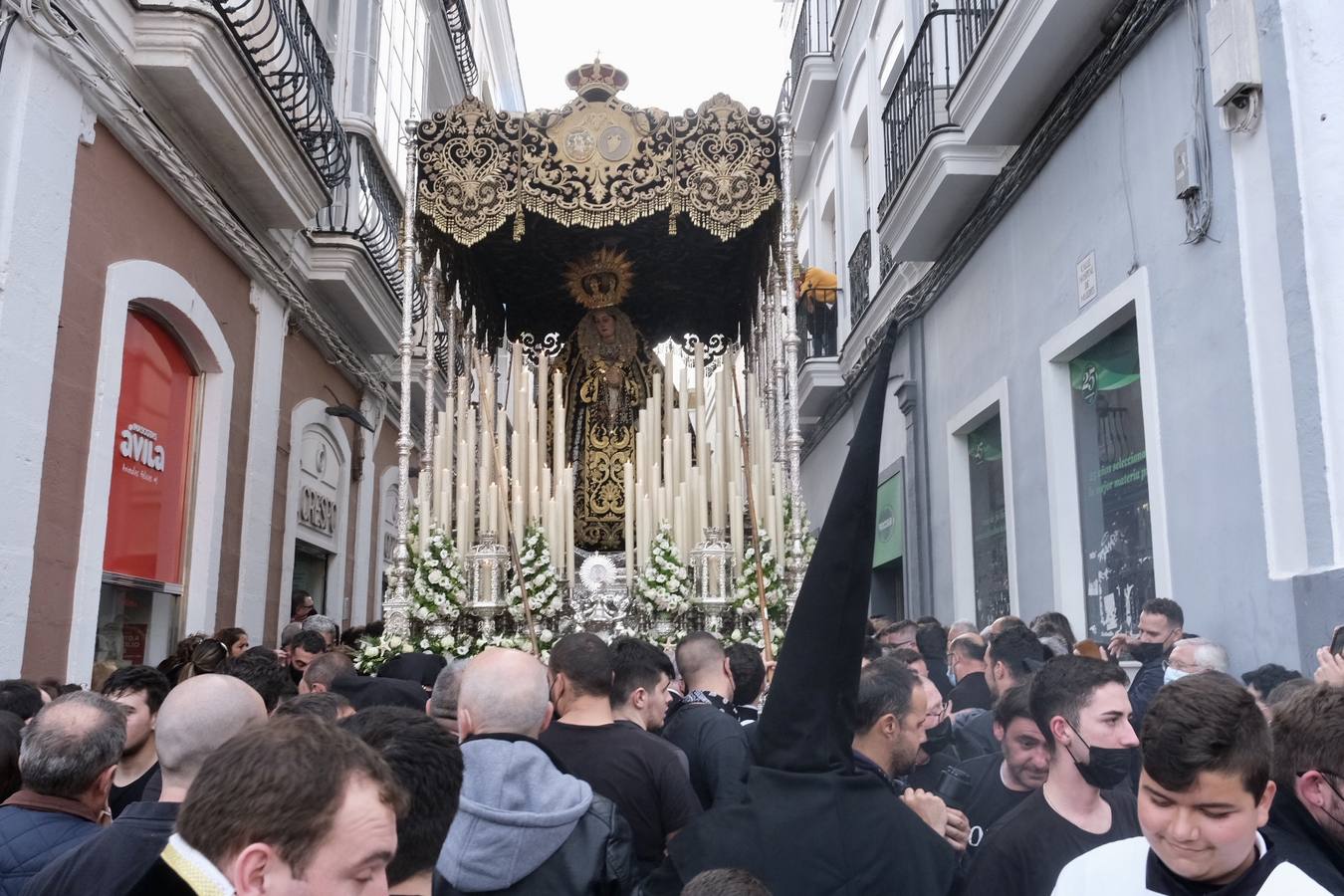 FOTOS: Procesión de Servitas el Viernes de Dolores, en la Semana Santa de Cádiz 2022