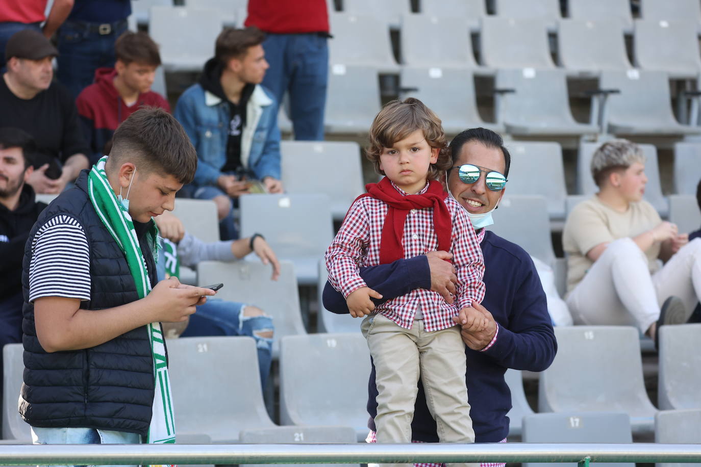 En imágenes, el fantástico ambiente en el Córdoba CF - Villanovense