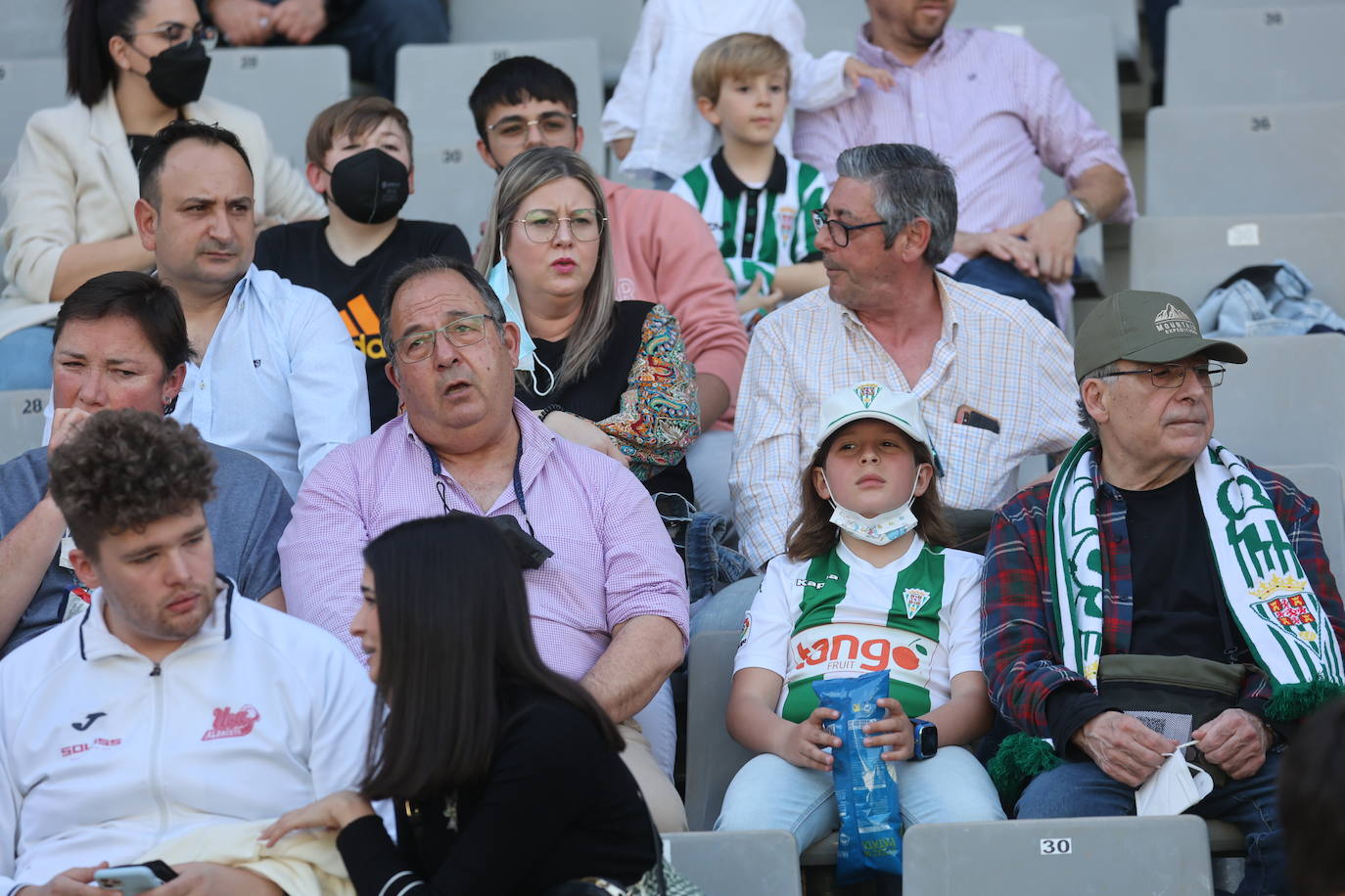 En imágenes, el fantástico ambiente en el Córdoba CF - Villanovense