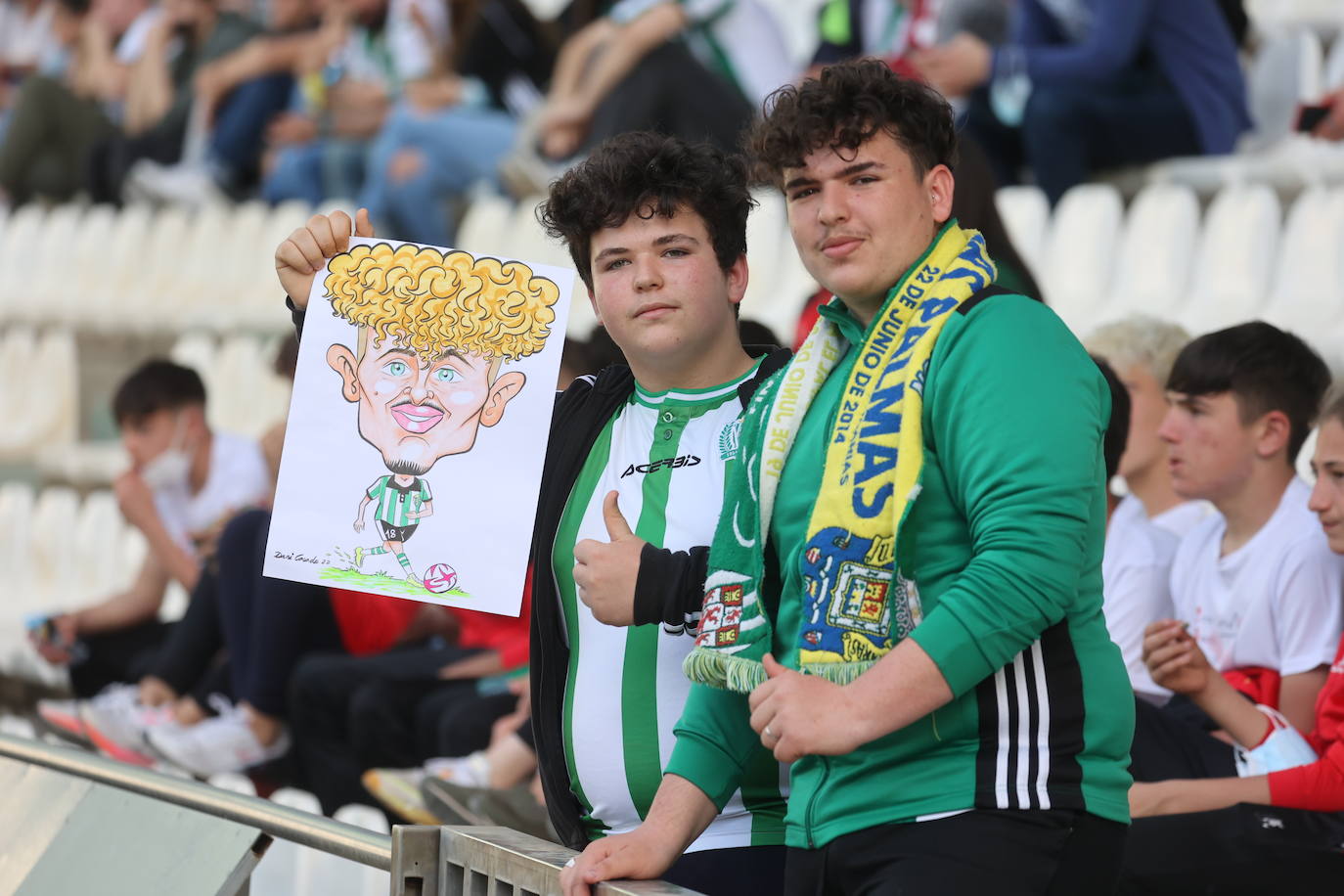 En imágenes, el fantástico ambiente en el Córdoba CF - Villanovense