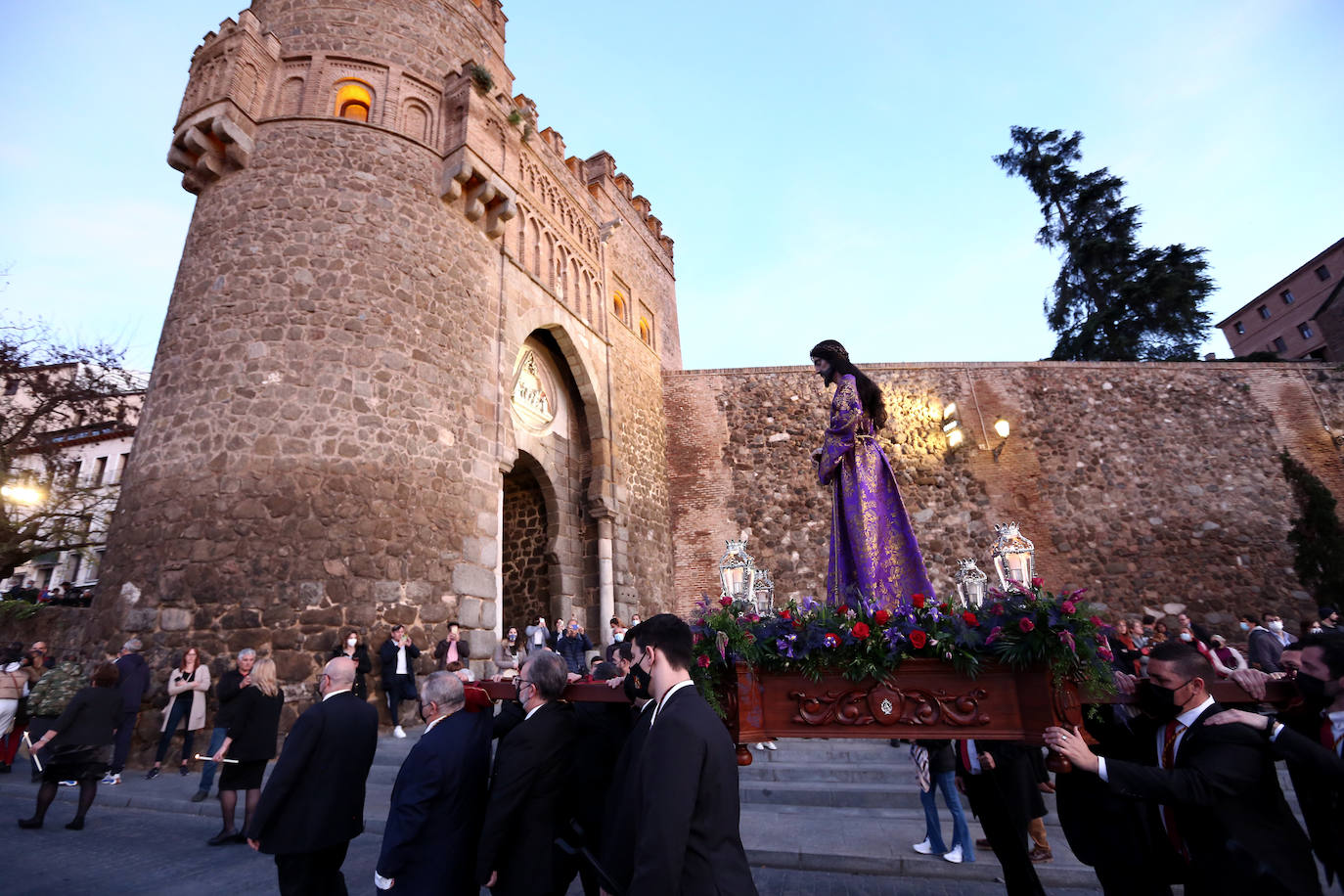 Sábado Santo: El Cristo Jesús Nazareno recorre las calles de Toledo