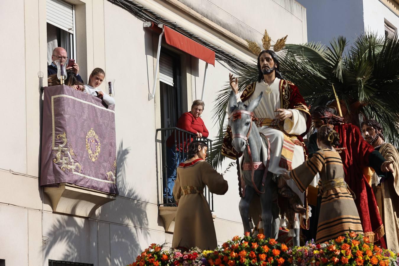 La vibrante salida de la Borriquita en el Domingo de Ramos de Córdoba, en imágenes